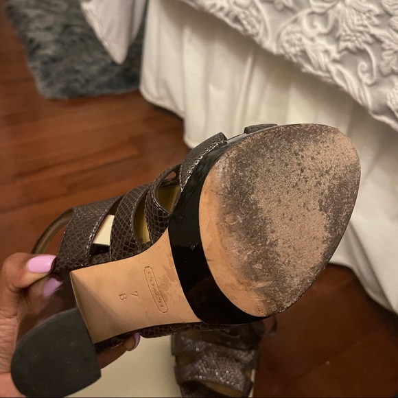 Gorgeous Coach Metallic platform pumps! - Picture 4 of 8